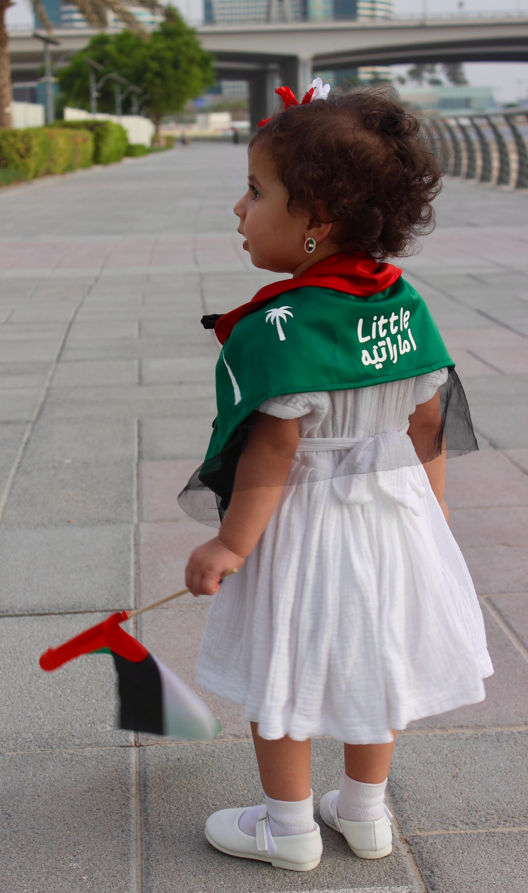 Only scarf فقط الوشاح