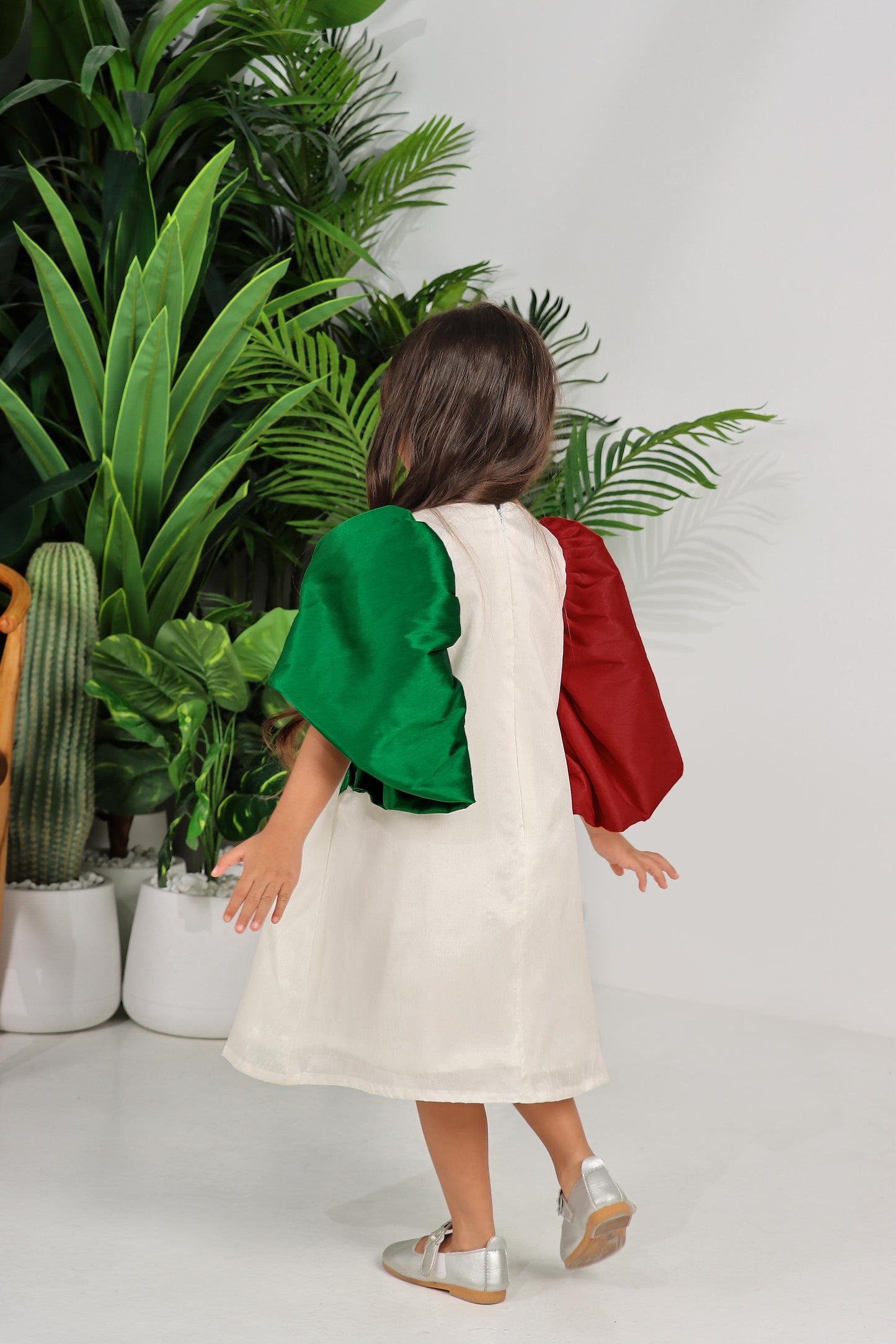 (أبيض) فستان معالم بلادي