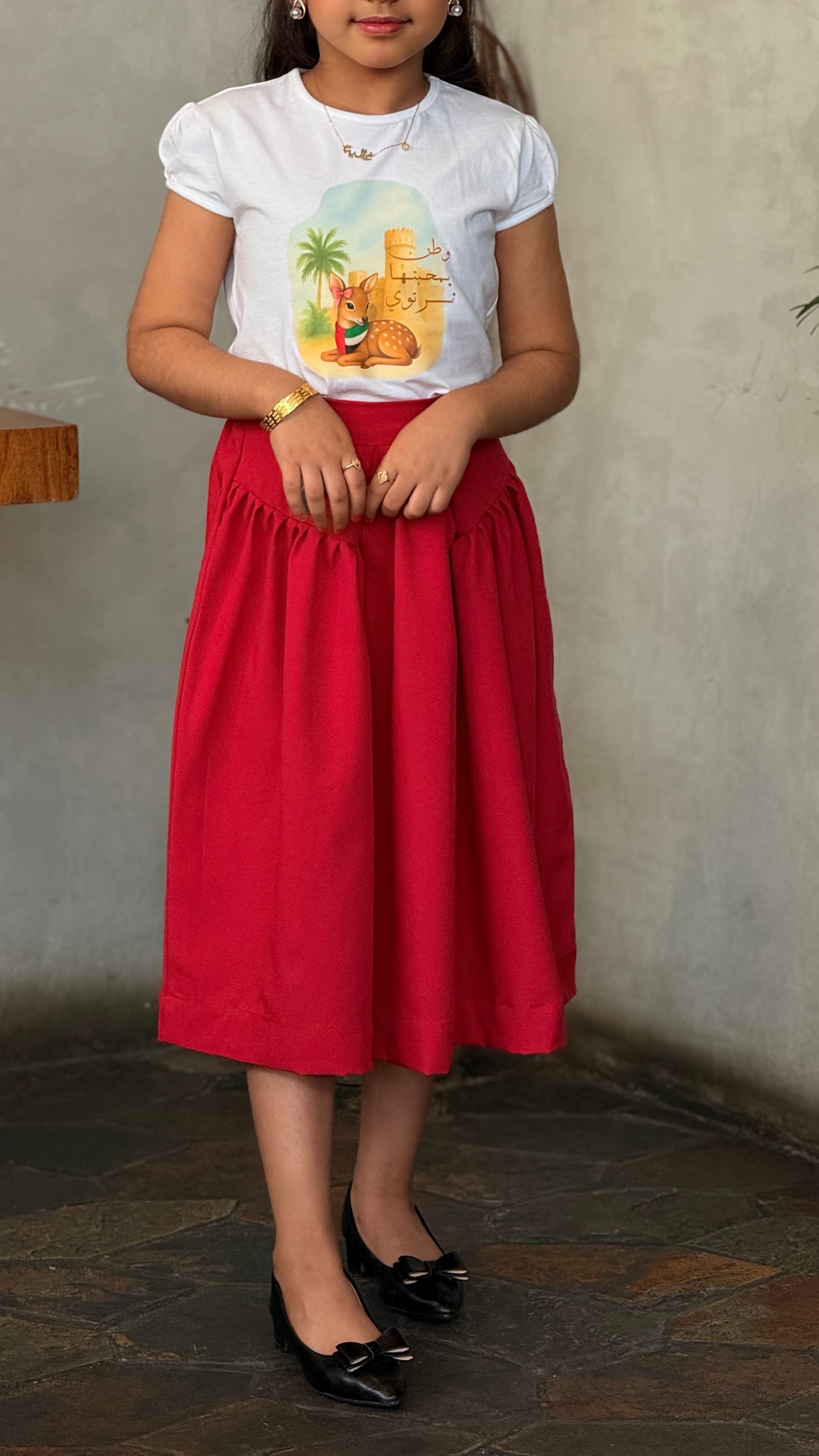 (أحمر) تصميم الغزالة للبنات