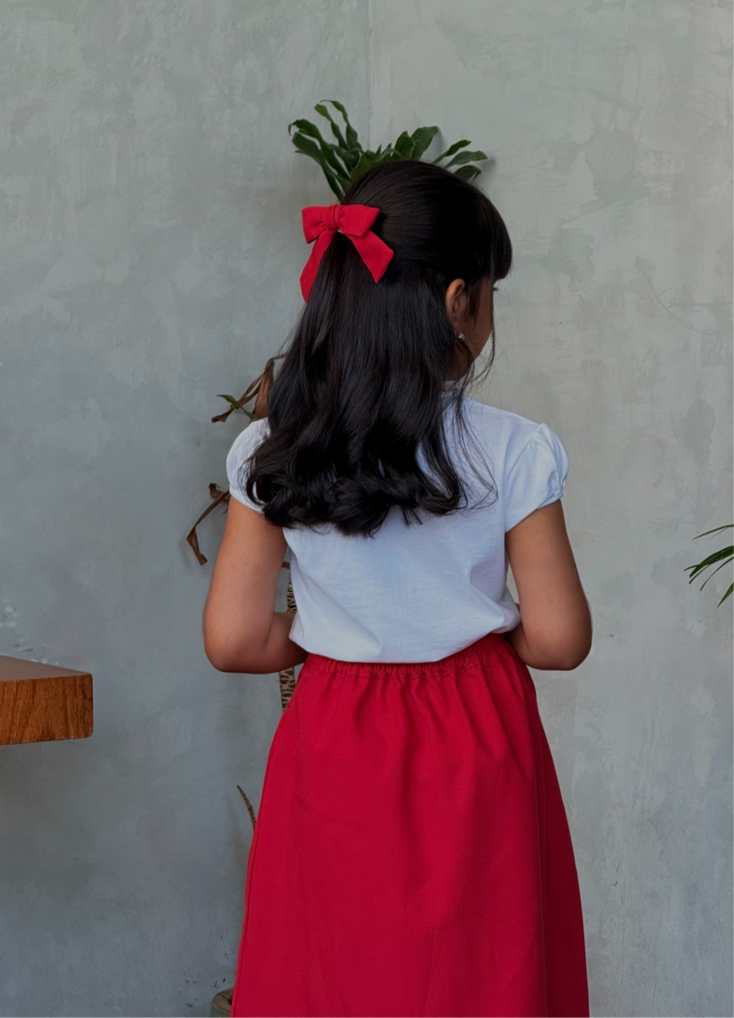 (أحمر) تصميم الغزالة للبنات