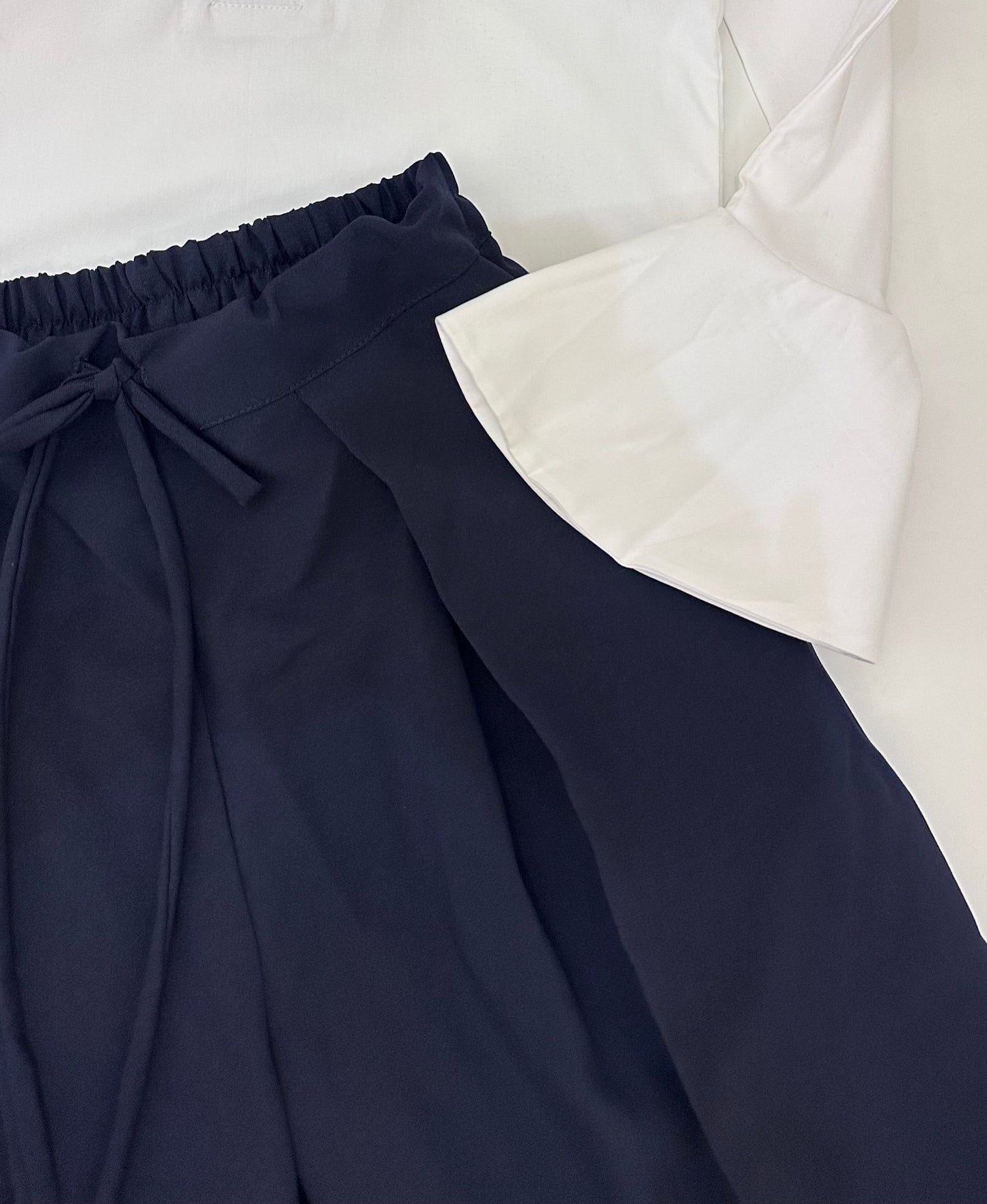 بنطلون فقط Only pants