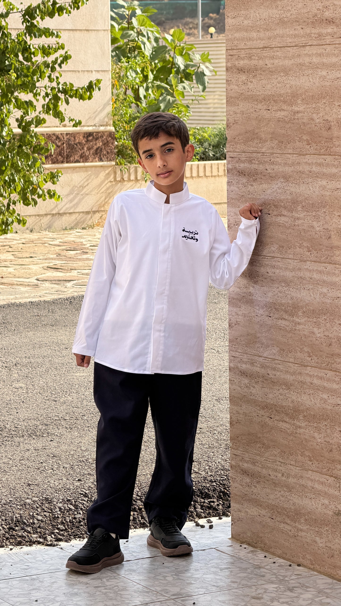 قميص فقط Shirt only